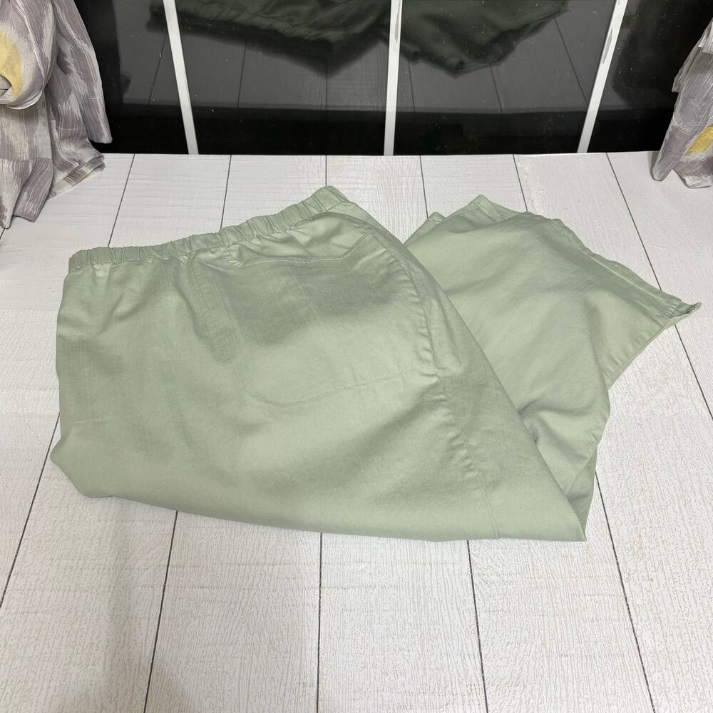 Woman Within 40W Light Green Pull-On Capris NWT